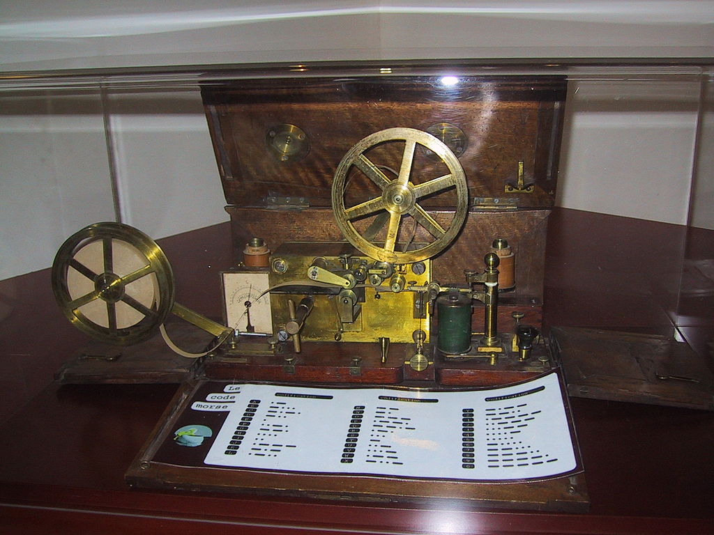 Il telegrafo di Morse  1837  esemplare alla Cit  des t l coms di Pleumeur Bodou 